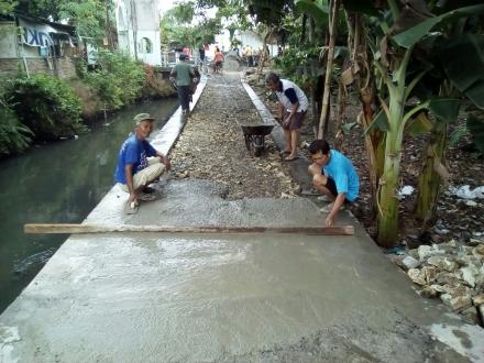 Pengerasan Jalan Dusun