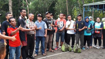 Team Bola Voly Demangan Juara I dalam Turnamen Bola Voly Antar Dusun Se-Kecamatan Pleret 