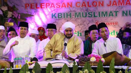 Pelepasan Calon Jamaah Haji 2018 KBIH HDWR Bersama Habib Syech 