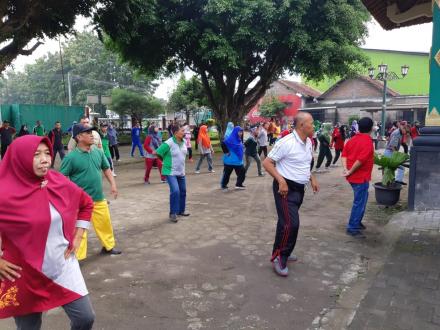 Senam Jumat Pagi Desa Wonokromo