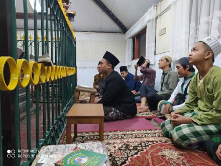 Ziaroh Pondok Pesantren Al-Husain Jejeran I