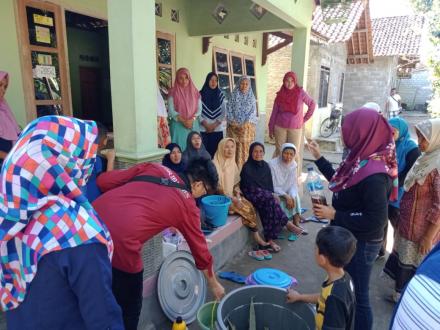 Pelatihan Pemanfaatan Limbah Bambu di Dusun Karanganom 