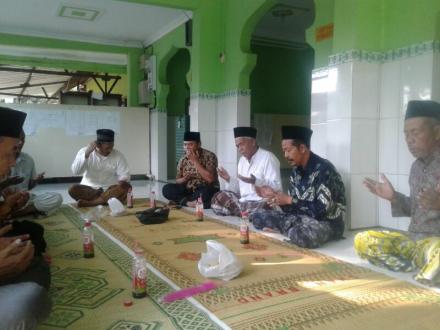 TAKMIR MASJID BRAJAN ADAKAN DOA BERSAMA JELANG PEMBANGUNAN