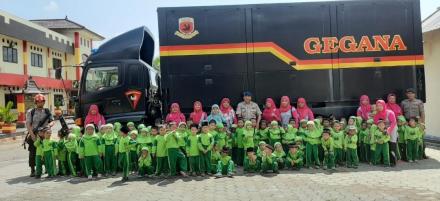 Outing Class PAUD Muslimat TPA/KB/RA Masyitoh Karanganom di Mako Brimob Polda DIY Baciro 