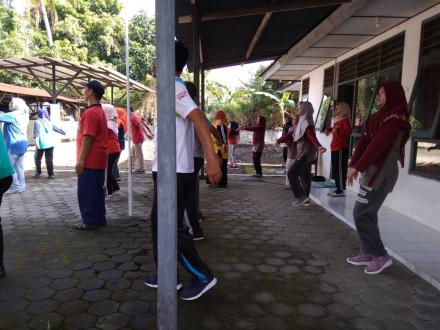 Semangat Mengikuti Senam Jumat Pagi