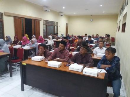 Rapat Pembentukan dan Bimbingan Teknis Petugas Pemutakhiran Data Pemilih dalam Pemilihan Lurah Desa 