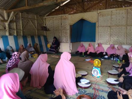 Pertemuan PKK Dusun Jejeran II Dihibur Hadroh An Najma