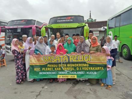 WISATA RELIGI KELUARGA BESAR PANDU DESA WONOKROMO