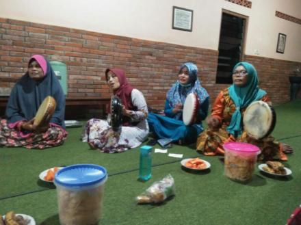 HADROH IBU-IBU PKK DUSUN BRAJAN 