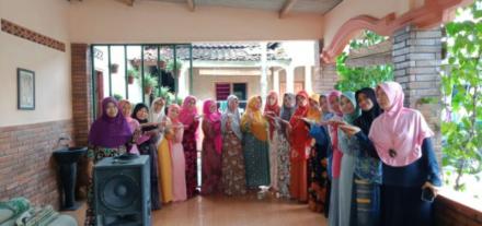 HADROH IBU-IBU PKK SIAP RAMAIKAN PENGAJIAN ISRO' MI'ROJ MASJID BRAJAN